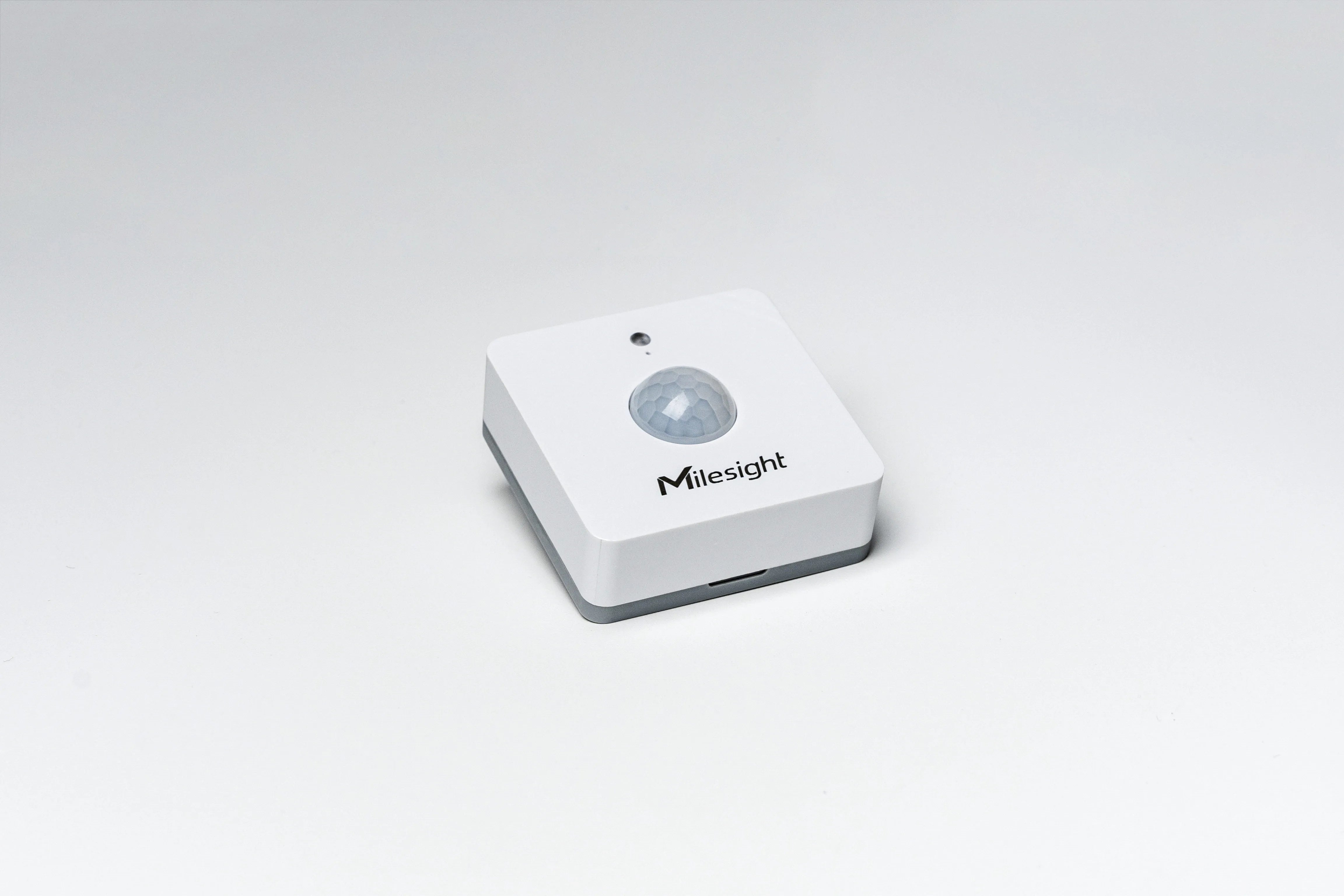 Milesight Prescence, Motion and Light Sensor - image 2