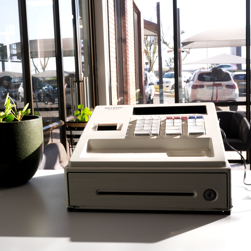 Sharp XE-A137-WH Cash register