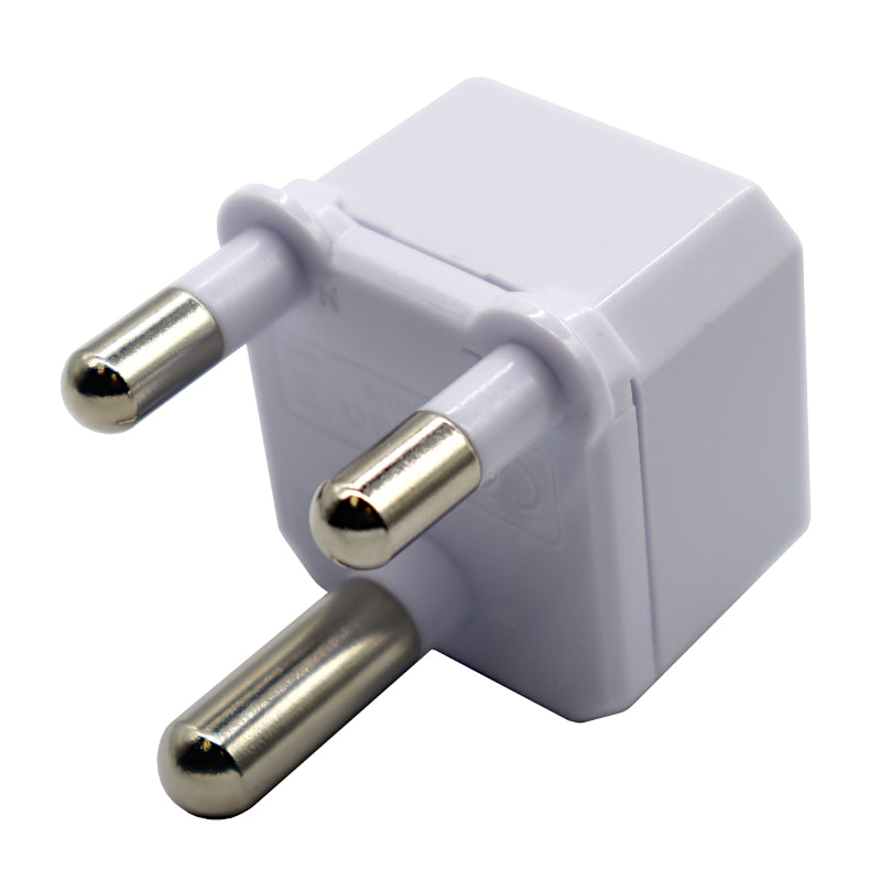 GIZZU Universal Travel Adapter – image 2
