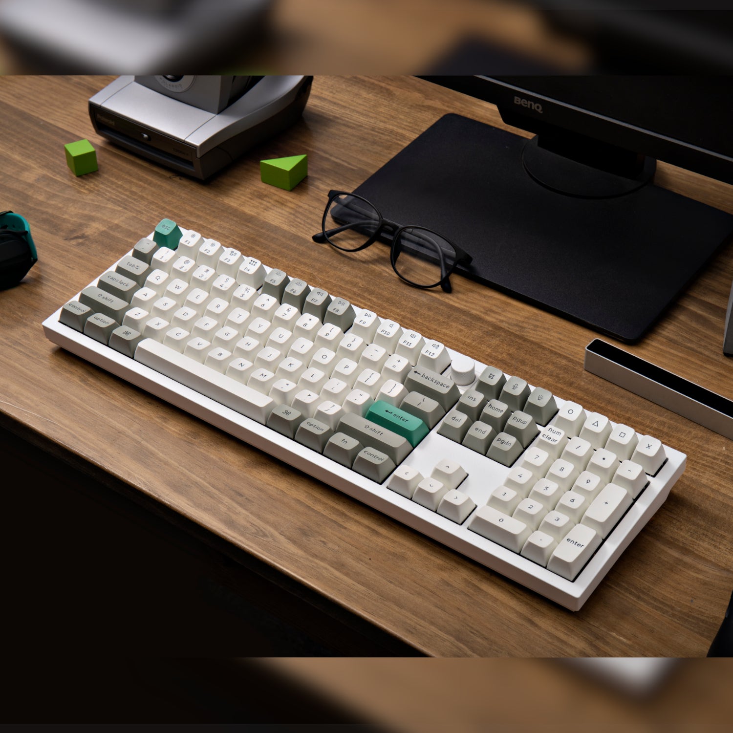 Keychron Q6 Max QMK/VIA Wireless Custom Mechanical Keyboard KSA Gateron Red Jupiter Switches - Shell White – image 4