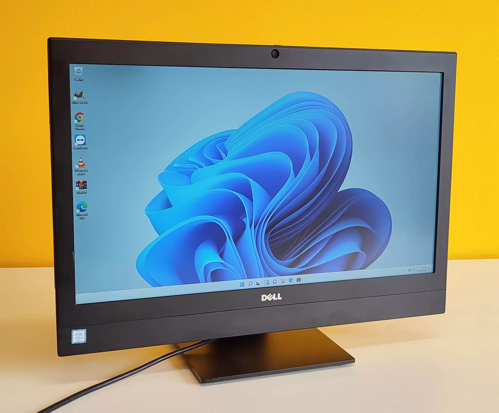 Dell OptiPlex 7440 24inch Touch All-in-One Desktop Intel Core i5-6th Gen 8GB Memory 256GB SSD Refurbished