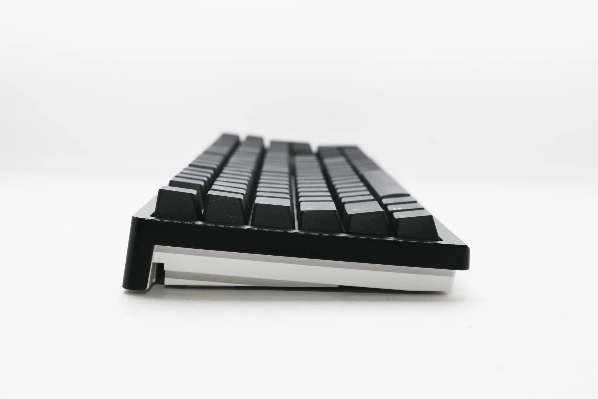 Ducky Keyboard Zero 6108 100% Mechanical Wireless Keyboard; RGB; USB 2.0 / 2.4GHz / BT - Cherry MX2A Blue switches. - image 2