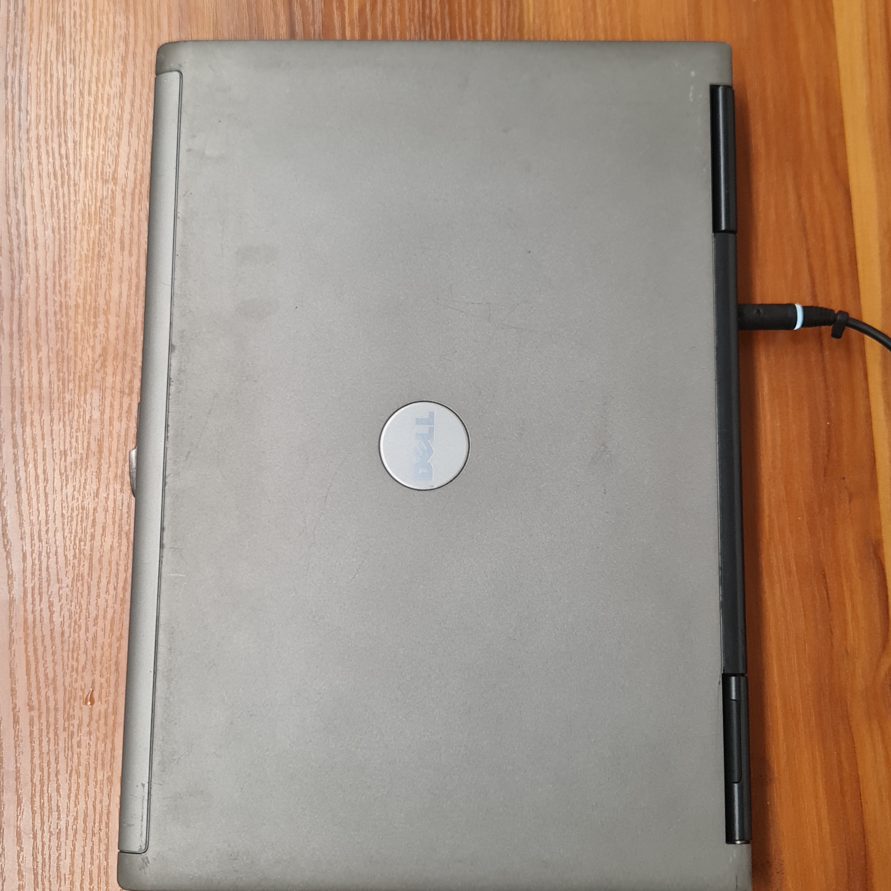 Dell Latitude D620 14" 1.8GHz 120gb SSD, 2GB RAM WINDOWS 10 WiFi DVD/CDRW RS232 Serial No Battery