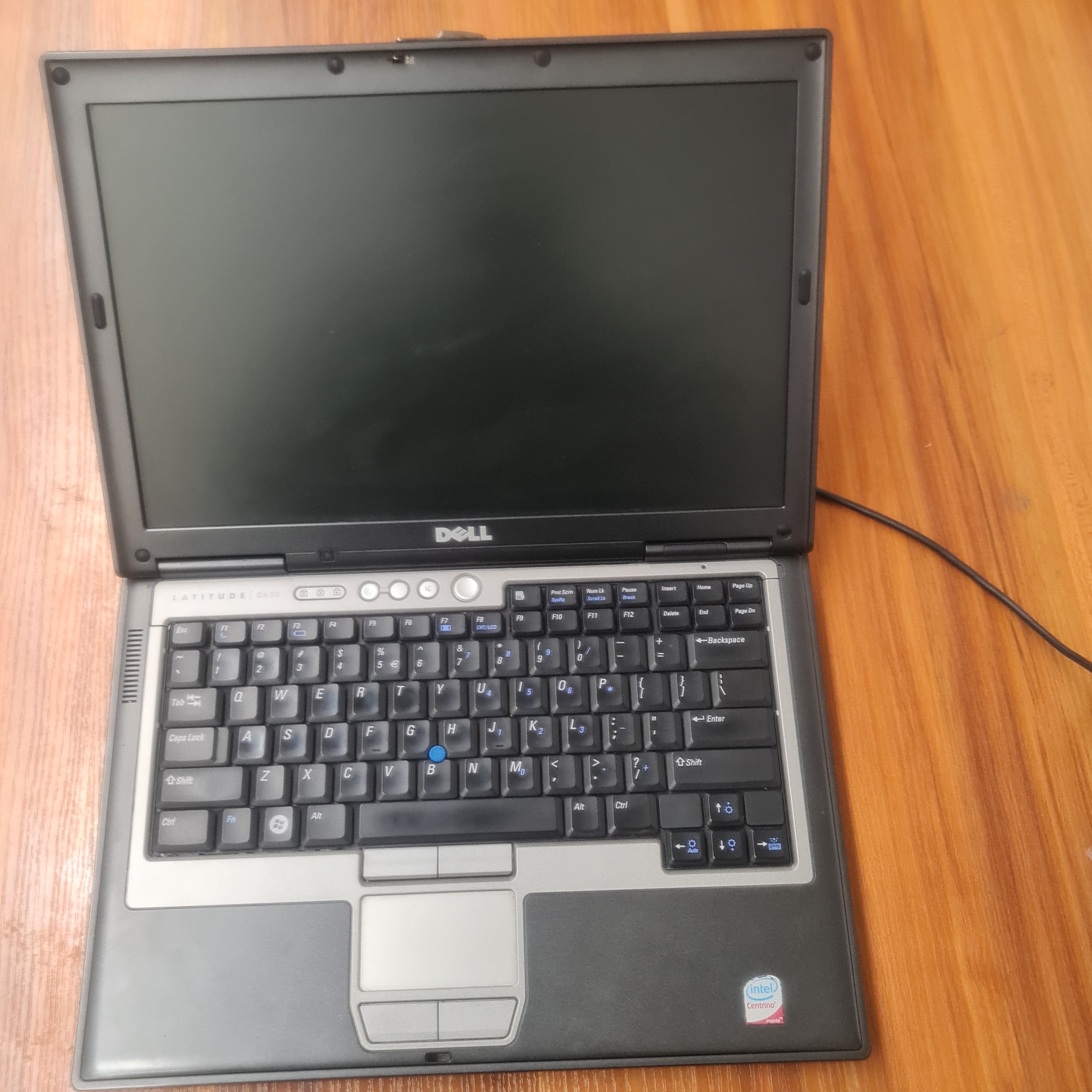 Dell Latitude D620 14" 1.8GHz 120gb SSD, 2GB RAM WINDOWS 10 WiFi DVD/CDRW RS232 Serial No Battery