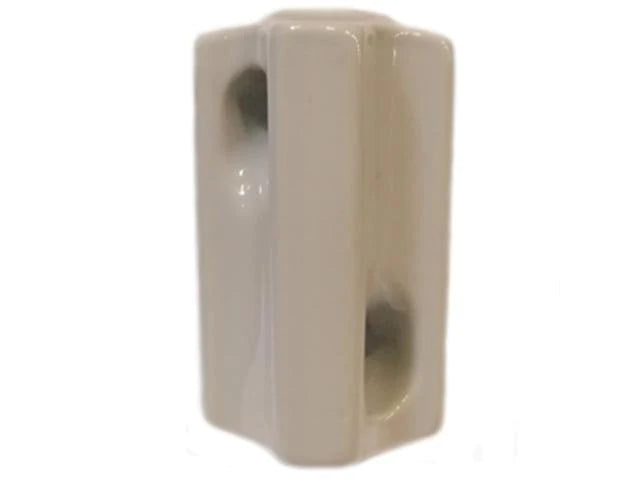 PORCELAIN STRAIN INSULATOR