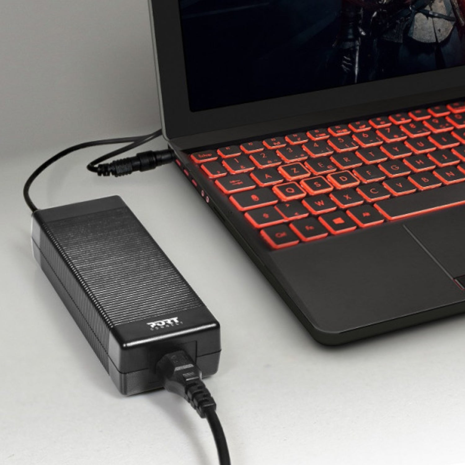 Port Connect 150W Universal Power Supply – image 3