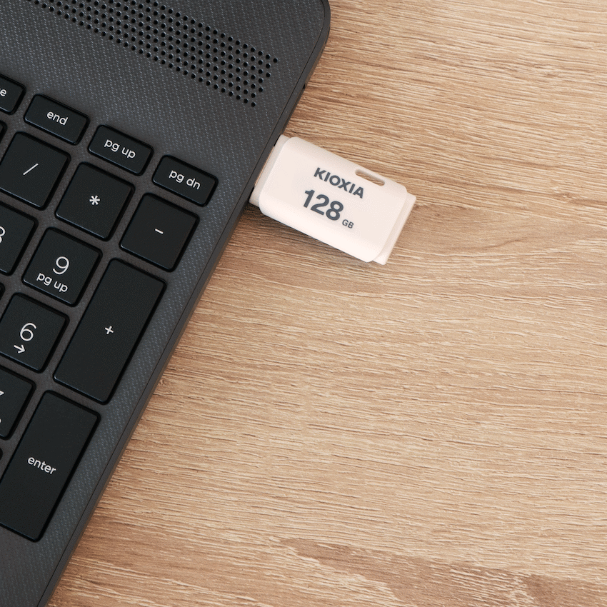 Kioxia 128GB USB 2.0-White - image 9