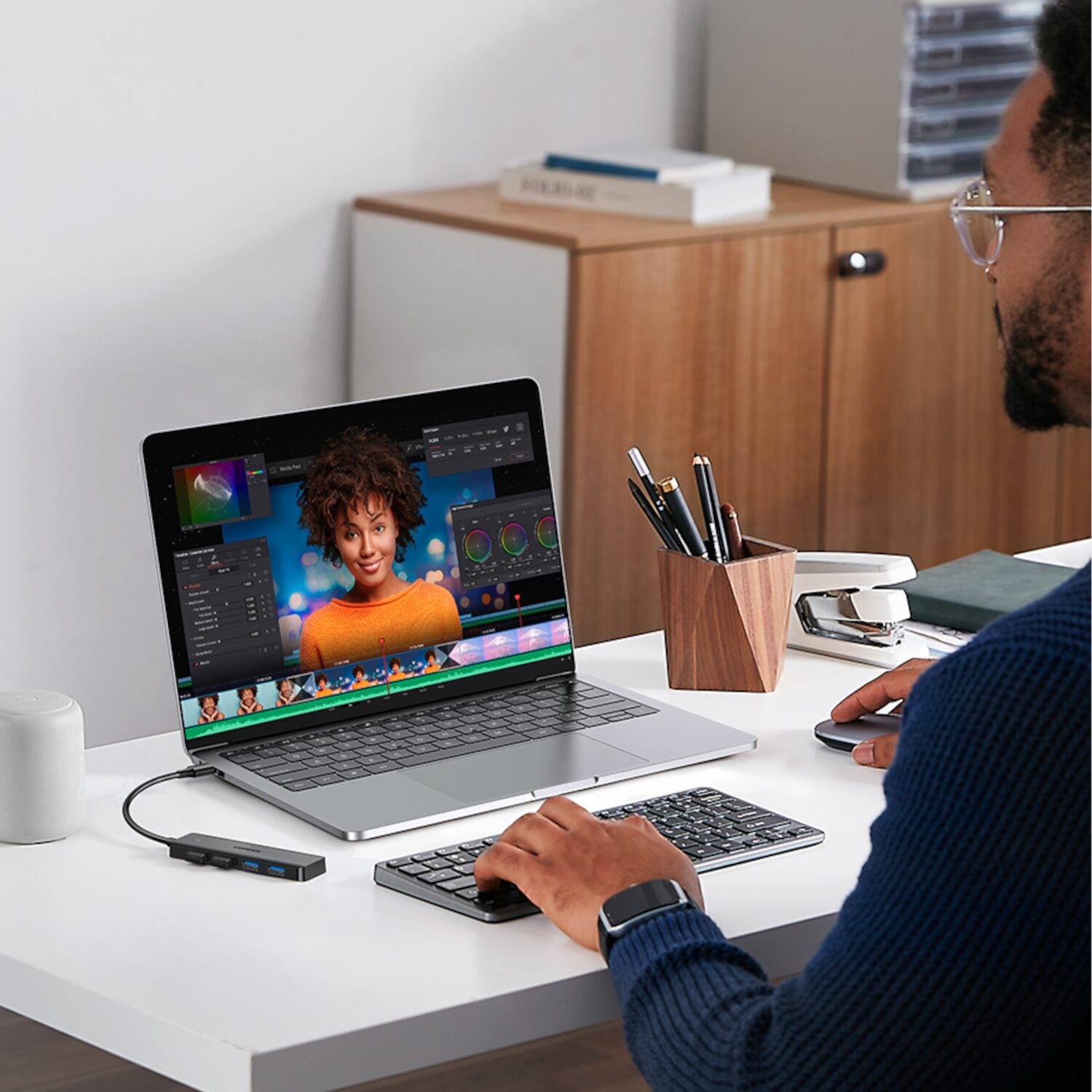 UGREEN 4-in-1 USB 3.0 Hub - High-Speed 5Gbps Data Transfer - Grey – image 5