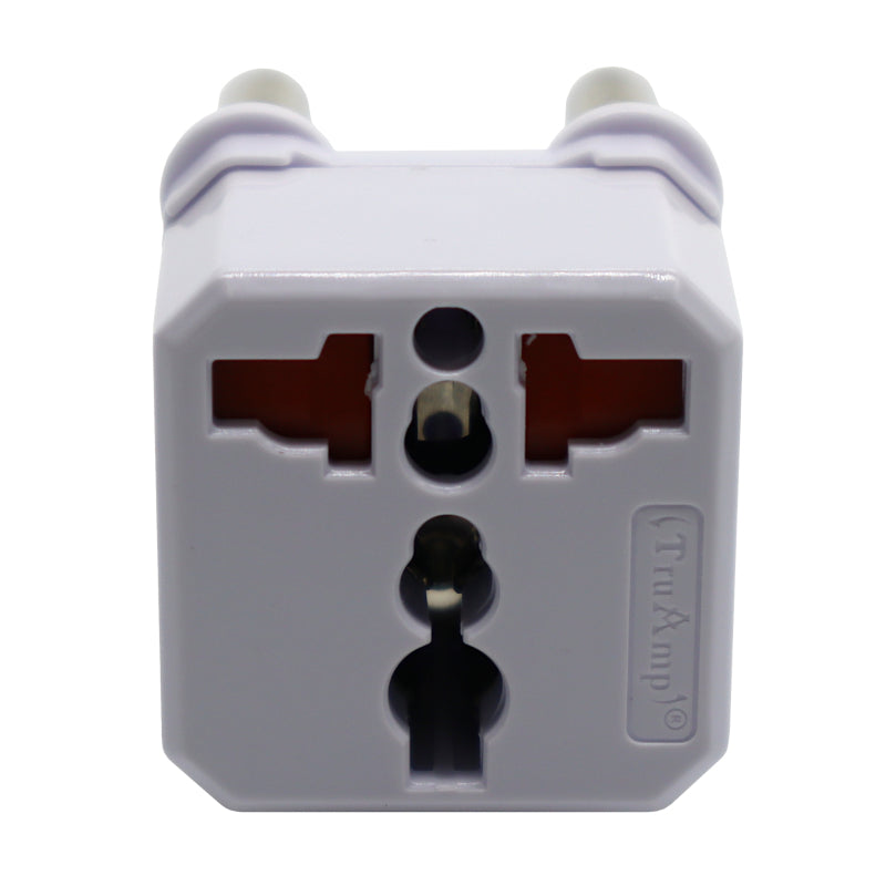 GIZZU Universal Travel Adapter – image 3