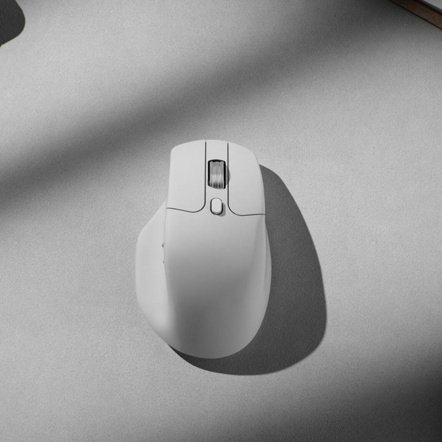 Keychron M6SB72 1K Wireless Mouse (BT/2.4GHz/Wired) with Huano silent Micro switch and premium wheel - White – image 2