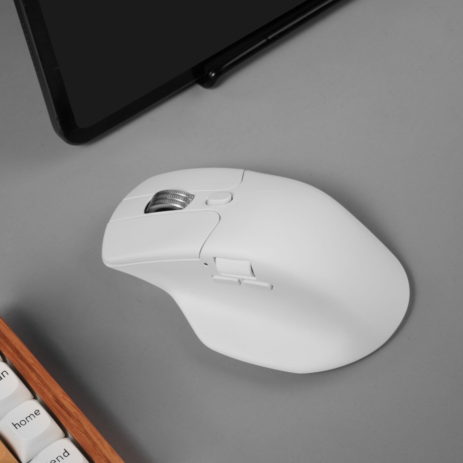 Keychron M6SB72 1K Wireless Mouse (BT/2.4GHz/Wired) with Huano silent Micro switch and premium wheel - White – image 4