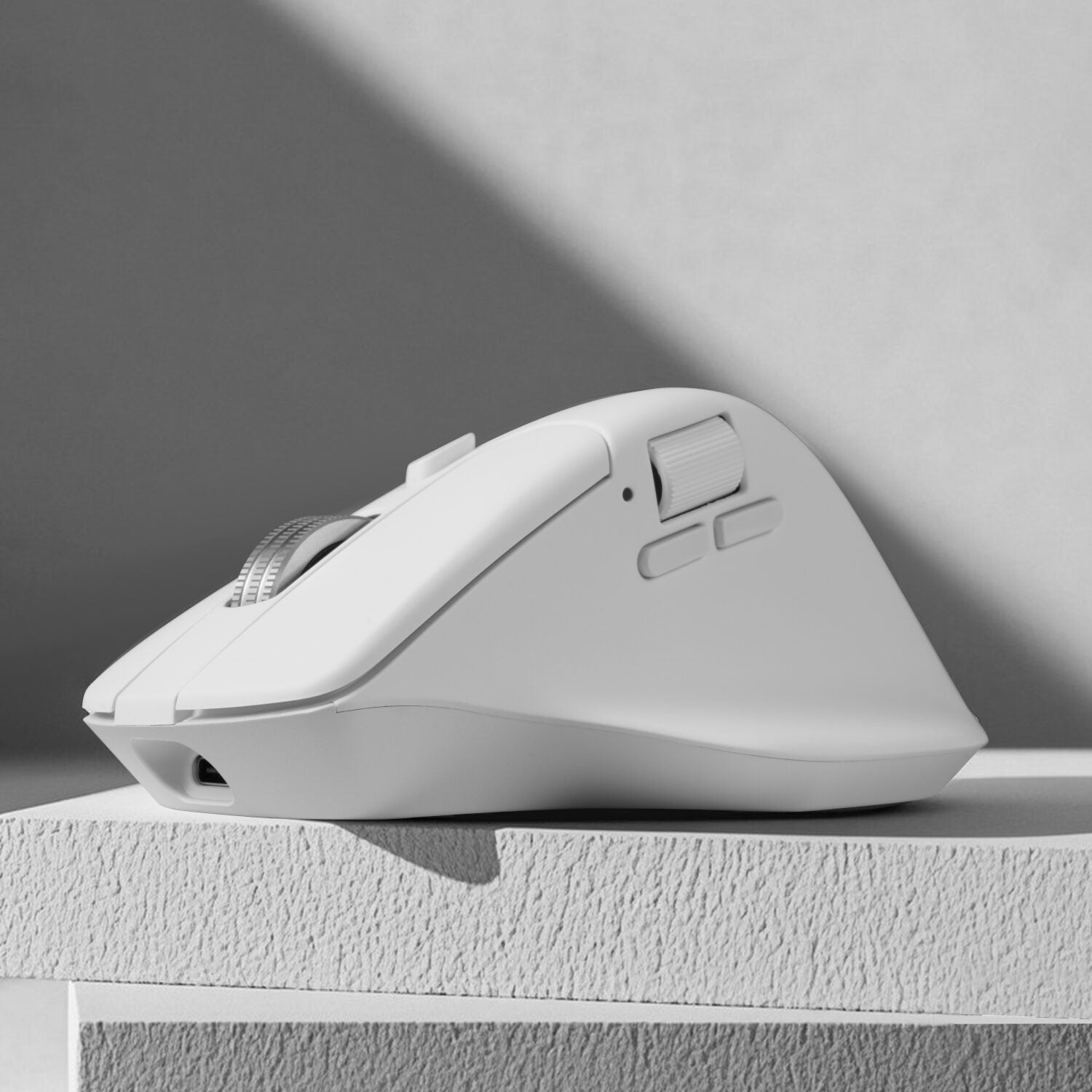 Keychron M6SB72 1K Wireless Mouse (BT/2.4GHz/Wired) with Huano silent Micro switch and premium wheel - White – image 5