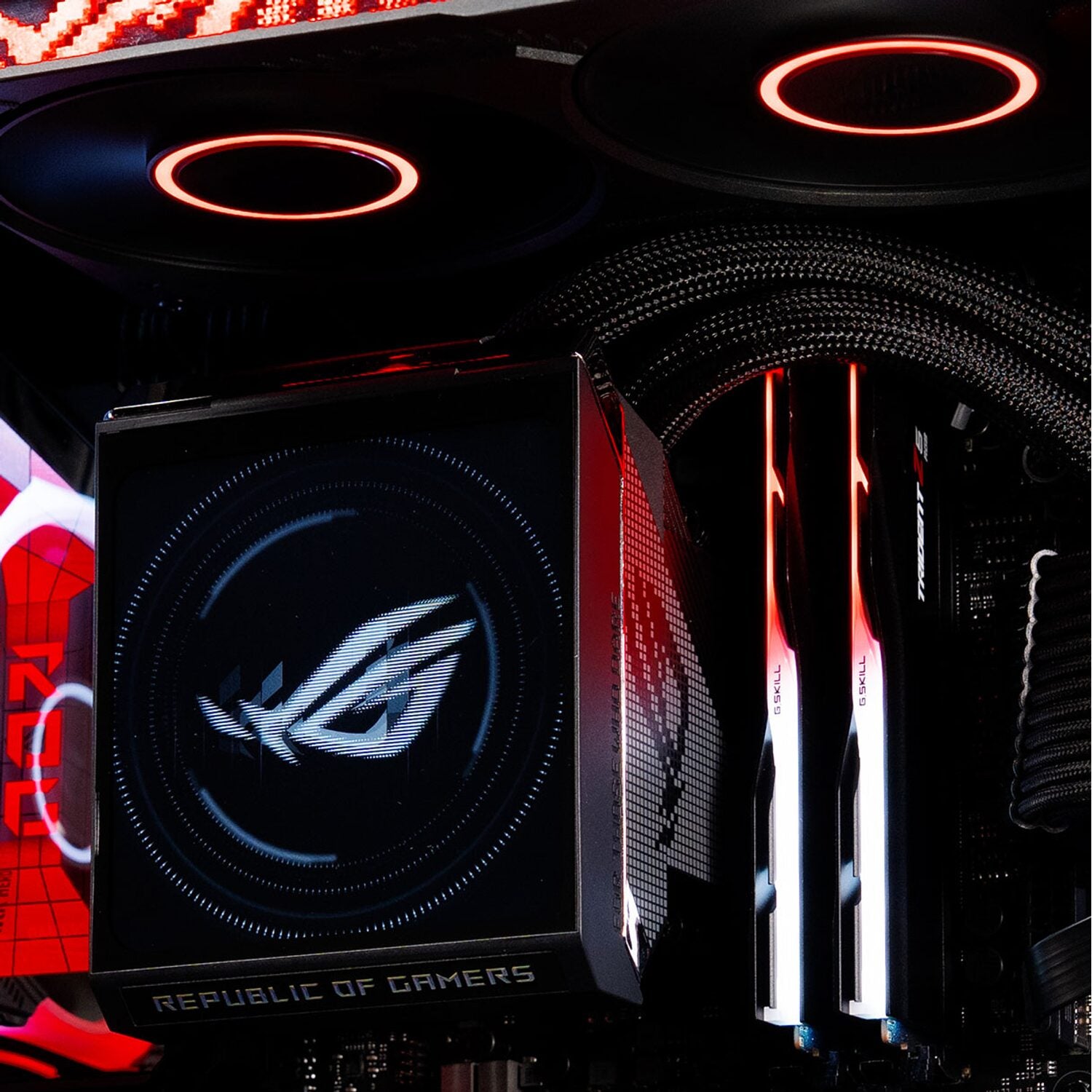 ASUS ROG Strix SLC IV 360 ARGB LCD Liquid CPU Cooler - Black – image 5