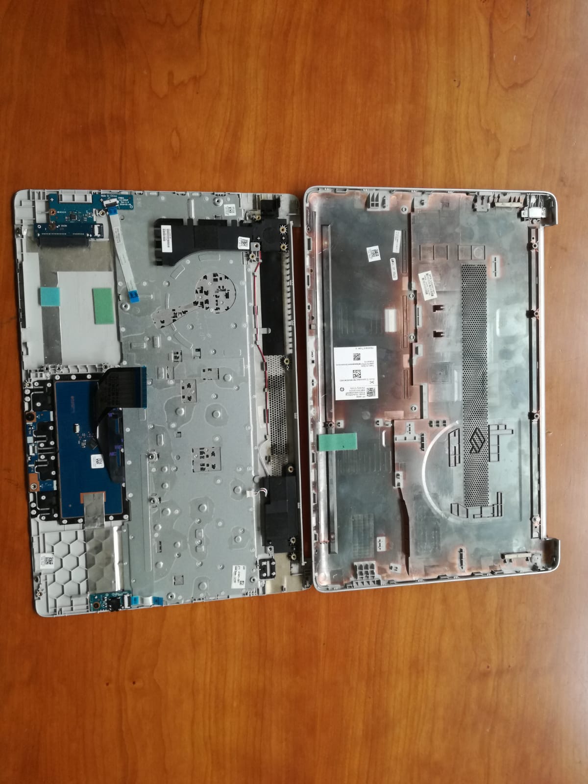 HP Laptop 15-dw3003ni (34B12EA) Bottom Cover with Keyboard, Speakers, Mouse Pad, HDD Connector, and an Aux Port - Refurbished