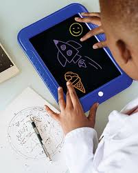 EDU - Light-Up Drawing Pad with 6 Colours and Stencils