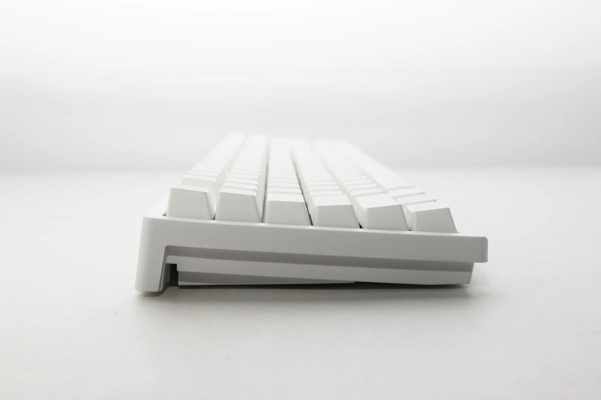 Ducky Keyboard Zero 6108 100% Mechanical Wireless Keyboard; RGB; USB 2.0 / 2.4GHz / BT - White - Cherry MX2A Red switches. - image 4